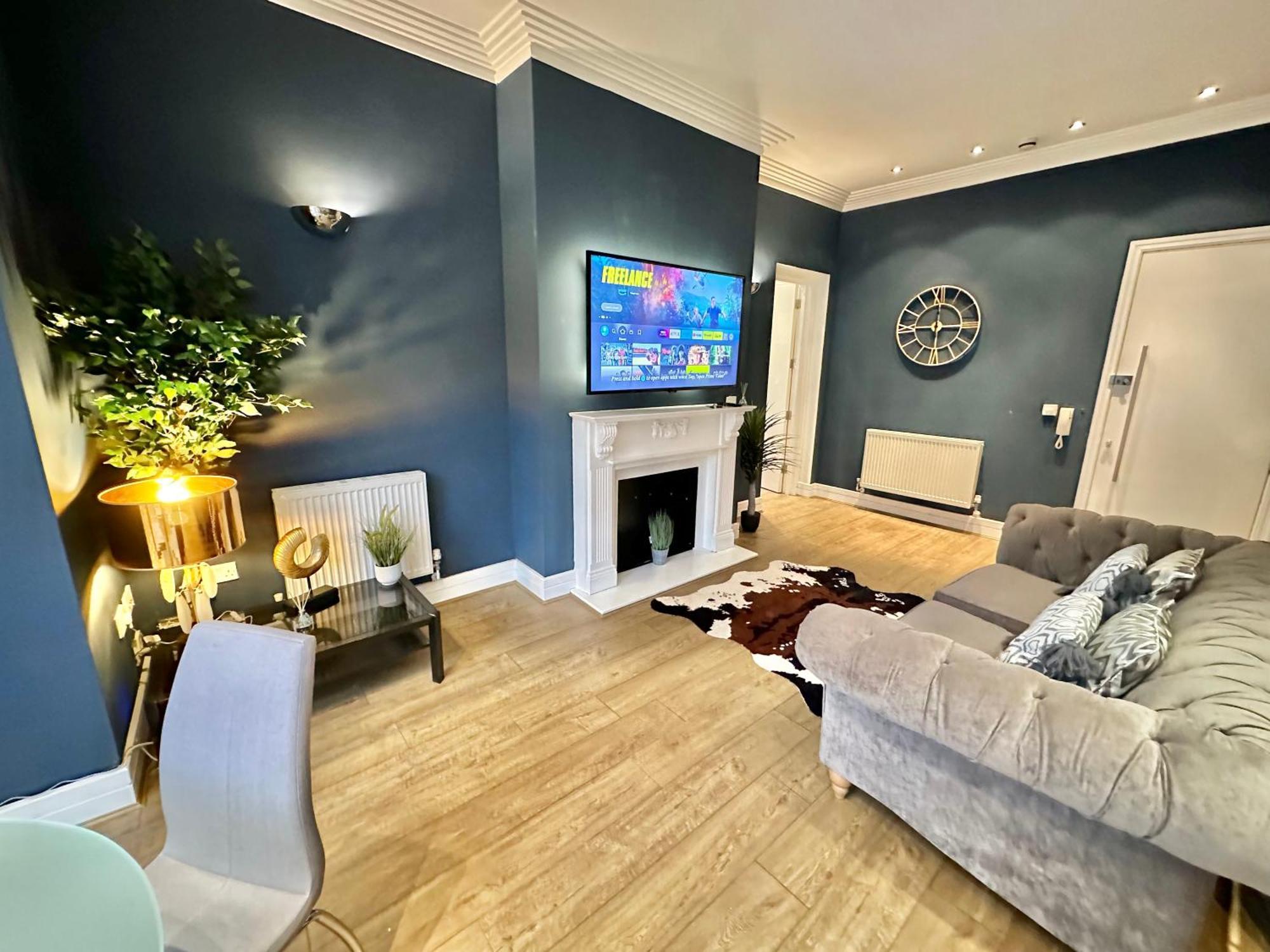 Cliff Retreat - Short Stroll To Town And Apartamento